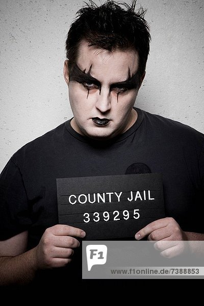 Mann Becher schießen Gotik