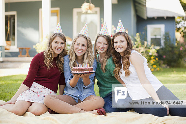 Portrait  4  Freundschaft  Geburtstag  Kuchen