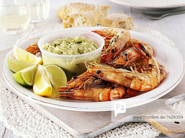 Grilled king prawns with guacamole