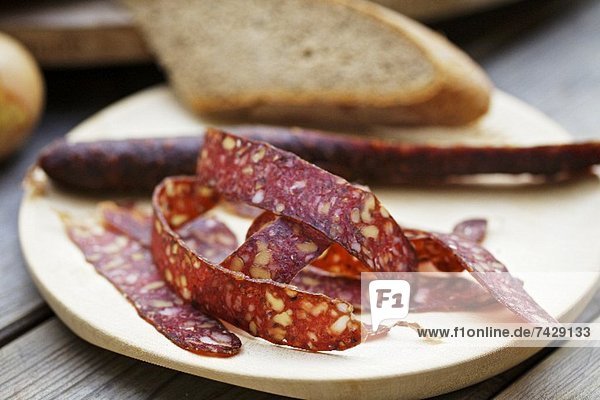 Brettljause mit Hirschwurst