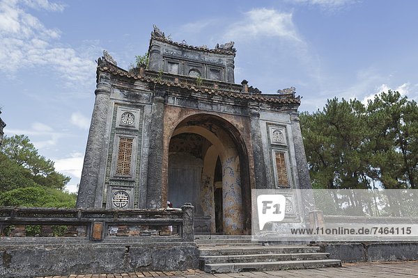 Monarchie  Torbogen  Südostasien  UNESCO-Welterbe  Vietnam  Asien  Grabmal