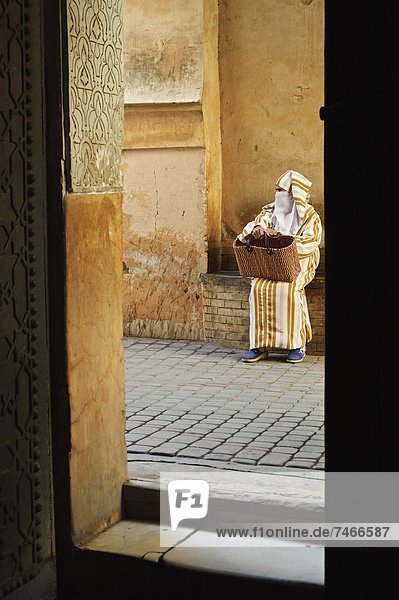 Nordafrika  Städtisches Motiv  Städtische Motive  Straßenszene  Straßenszene  Stadt  Afrika  Marrakesch  Marokko  alt