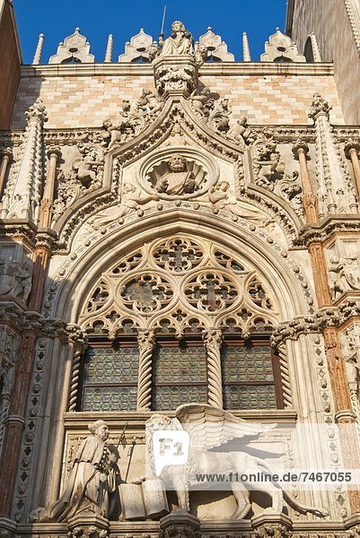 Europa  Außenaufnahme  Palast  Schloß  Schlösser  UNESCO-Welterbe  Venetien  Markusplatz  Italien  Venedig