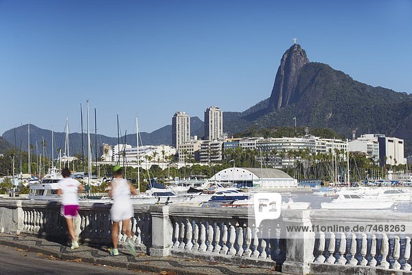 Mensch Menschen Hintergrund Statue joggen Christ Brasilien Rio de Janeiro Südamerika