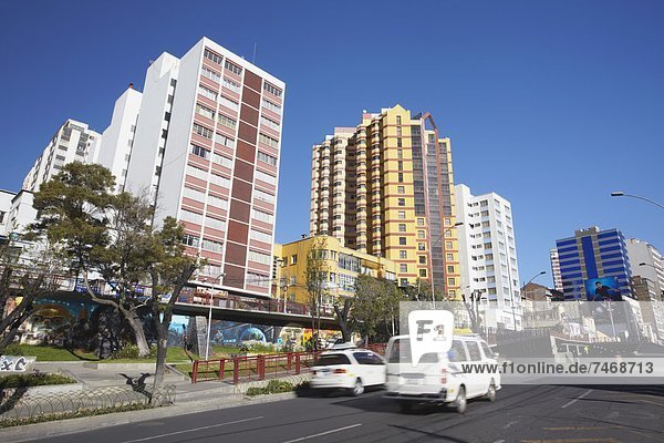 Skyscrapers and traffic along Avenida 16 de Julio (El Prado)  La Paz  Bolivia  South America