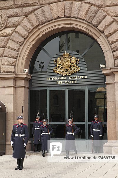 Sofia  Hauptstadt  Europa  Soldat  Palast  Schloß  Schlösser  Zeremonie  wechseln  Teilnahme  Präsident  Wachmann  Bulgarien