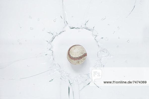 Glas  Baseball  zerbrochen