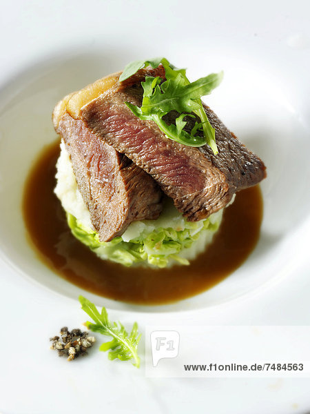 Sirloin-Steak mit Salat