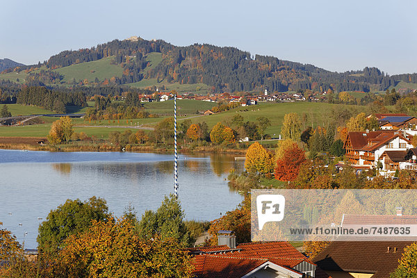 Deutschland Bayern Blick auf den Hopfensee