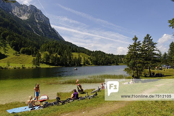 Lake Ferchensee  Mittenwald  Karwendel Mountains  Werdenfelser Land region  Upper Bavaria  Bavaria  Germany  Europe