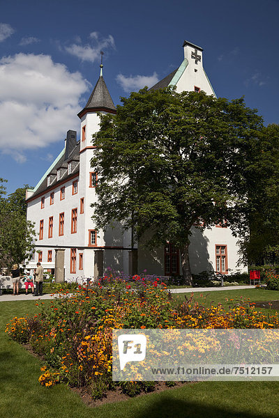 Deutschherrenhaus mit Ludwig Museum  Koblenz  Rheinland-Pfalz  Deutschland  Europa