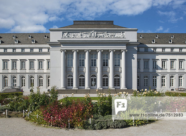frontal  Europa  UNESCO-Welterbe  Kurfürstliches Palais  Deutschland  Koblenz  Rheinland-Pfalz
