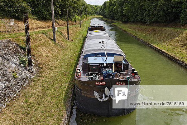 Kanal von Saint-Quentin bei Bellenglise  Saint-Quentin  Departement Aisne  Region Picardie  Frankreich  Europa
