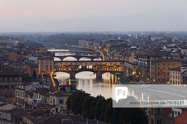 Europa Stadt Brücke Ignoranz Fluss Arno Florenz Italien alt Toskana