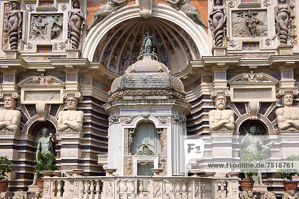 Kiosk  Orgelpfeifen werden von der Luft aus dem Brunnen gesteuert  Villa d'Este  Unesco Weltkulturerbe  Tivoli  Italien  Europa