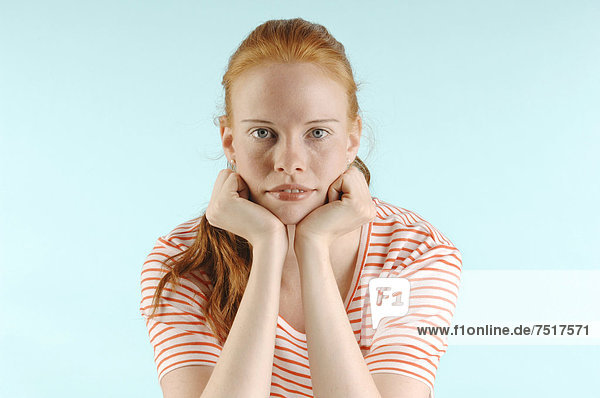 Junge rothaarige Frau Portrait