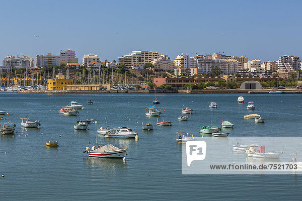 Fischereihafen Fischerhafen Europa Ansicht Algarve Ferragudo Portimao Portugal