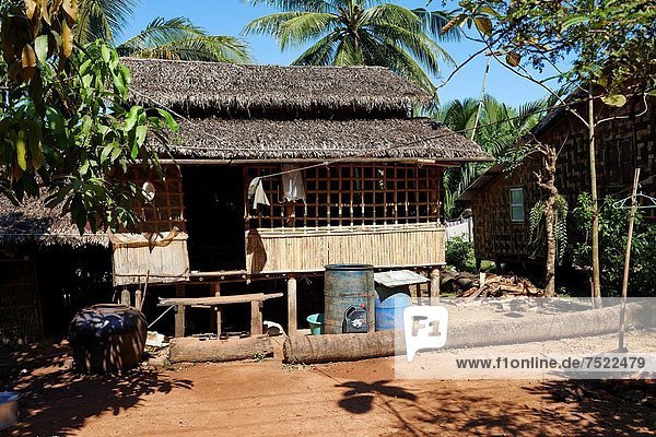Palmenblatt Dorf Holz Bambus handgemacht Myanmar getrocknet