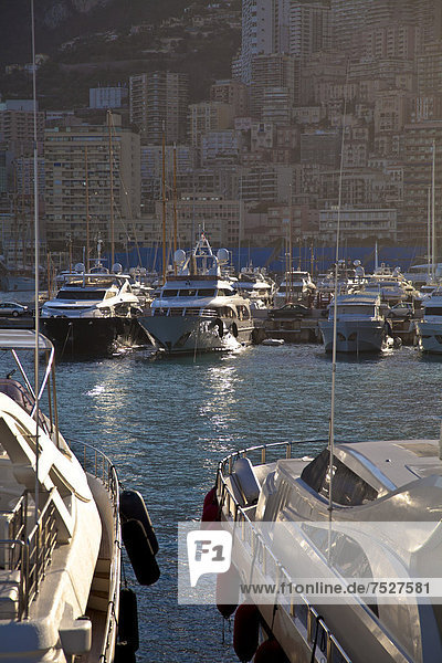 Der Hafen Port Hercule  La Condamine  Monaco  Europa