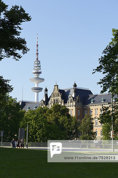 Heinrich-Hertz-Turm  Fernsehturm und Strafjustizgebäude am Sievekingplatz
