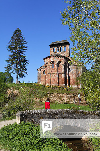 Romanische Kirche von Perse Espalion Lot-Tal Aveyron Midi-PyrÈnÈes Frankreich Europa