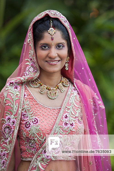 Braut  lächeln  Indianer