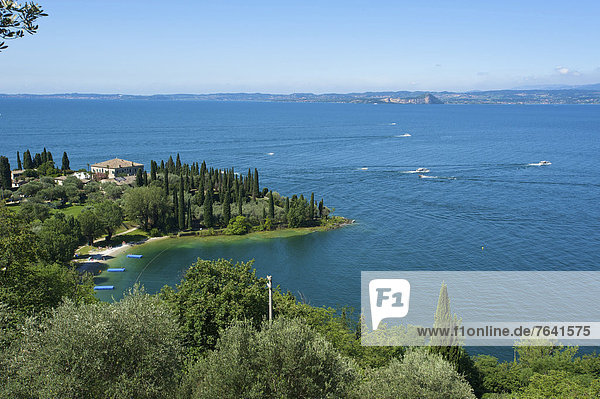 leer  Außenaufnahme  Landschaftlich schön  landschaftlich reizvoll  Europa  Tag  niemand  See  Gardasee  Italien