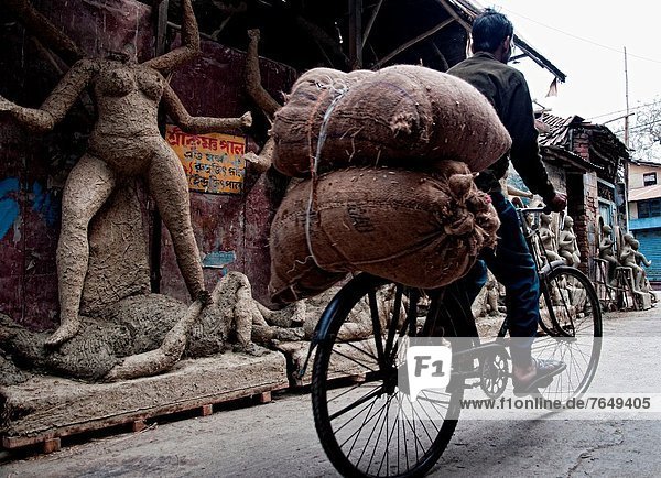 passen  Fahrrad  Rad  Kalkutta  Indien  Westbengalen