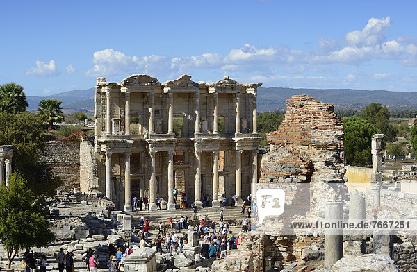 Library of Celsus and the Baths of Scholastica  ancient city of Ephesus  Efes  UNESCO World Heritage Site  Aegean Sea  Turkey