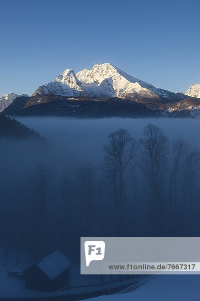 Europa Berg über Meer Nebel Landschaft Bayern Deutschland
