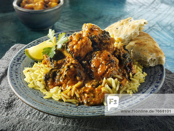 Sag Masala Huhn-Curry mit Reis  indische Küche