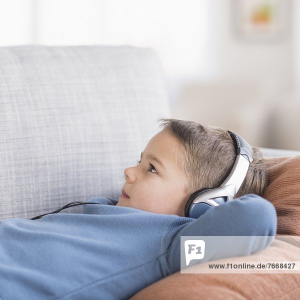 zuhören Junge - Person Kopfhörer Musik 5-6 Jahre 5 bis 6 Jahre Klassisches Konzert Klassik