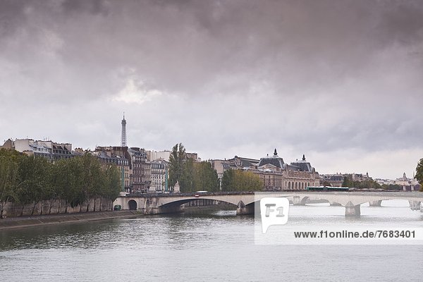 Paris  Hauptstadt  Frankreich  Europa  Tag  sehen  Regen  Fluss  Seine