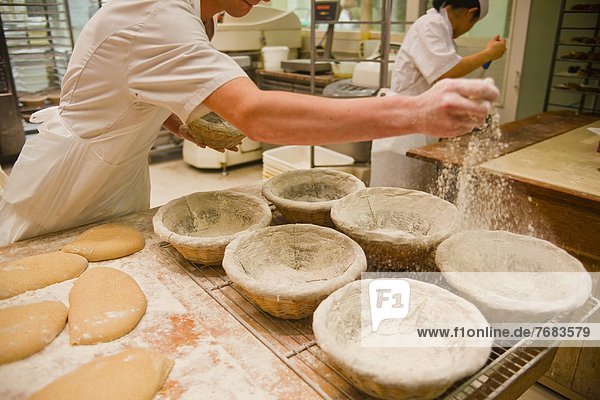 Frankreich  Europa  Brot  Vorbereitung  Start  Produktion  Reise  Bäcker  Teig  Indre-et-Loire