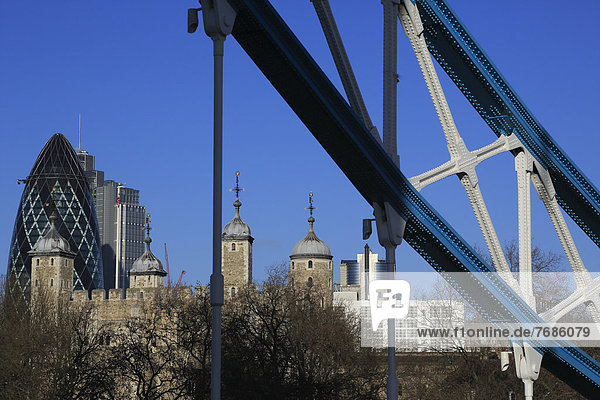 The Tower of London  gesehen von der Tower Bridge