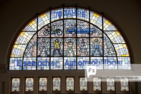 Fenster im Eisenacher Bahnhof  70 Jahre Eisenacher Automobilbau