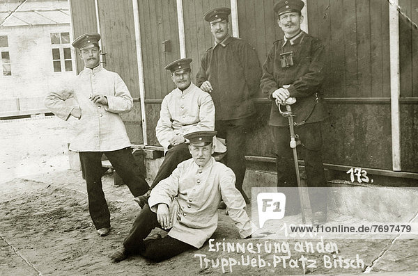 Historische Aufnahme preußische Infanterie-Soldaten auf Truppenübungsplatz Bitsch Lothringen  1907