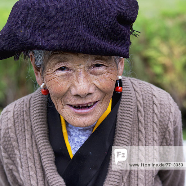 Seniorin China Lhasa Tibet