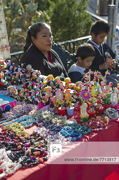 Straße  verkaufen  Souvenir  Mexiko  Armband  Kind  Guanajuato  Straßenverkäufer