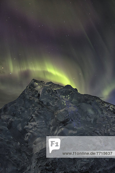 Eisberg  über  tanzen  Eis  Polarlicht  Jökulsárlón  Aurora  Island  Lagune