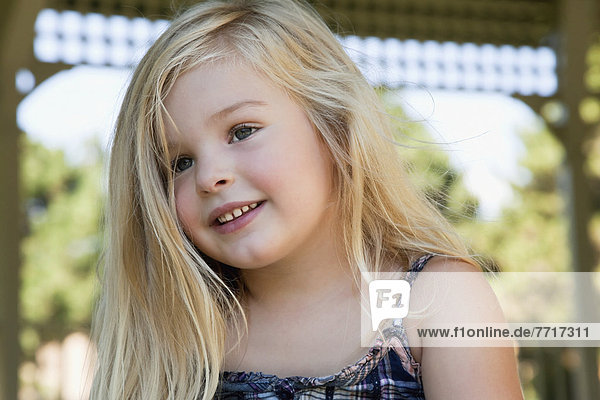 Portrait  jung  Mädchen  blond
