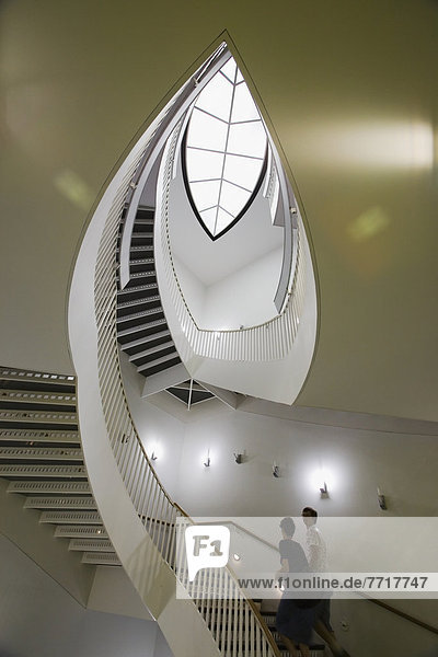Vereinigte Staaten von Amerika  USA  spiralförmig  spiralig  Spirale  Spiralen  spiralförmiges   modern  Kunst  Treppe  Museum  Design  Chicago  Illinois