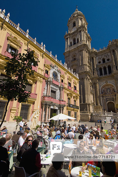 Mensch  Menschen  Cafe  Kathedrale  frontal  Quadrat  Quadrate  quadratisch  quadratisches  quadratischer  Andalusien  Malaga  Spanien