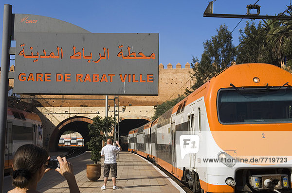 Rabat  Hauptstadt  Zug  Rabat  Haltestelle  Haltepunkt  Station