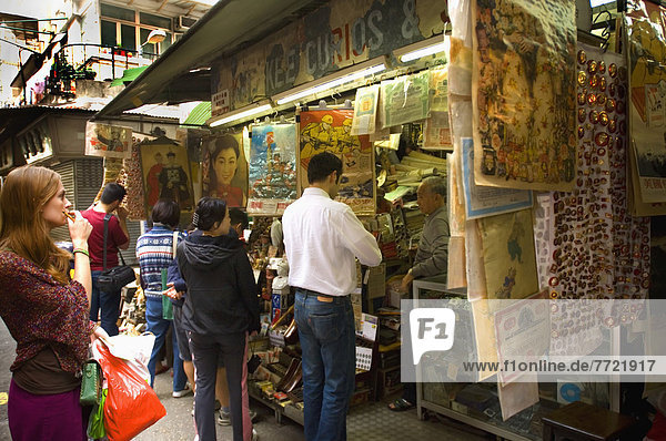 Tourists Buying Memorabilia At The Cat Street Market  Soho  Hong Kong  China
