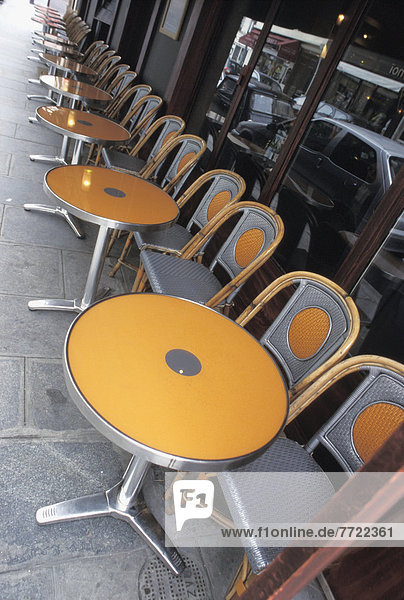 Außenaufnahme  Paris  Hauptstadt  Frankreich  sitzend  Cafe