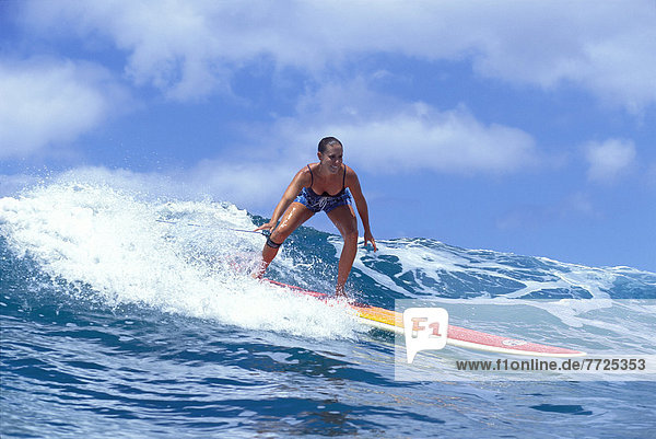 stehend  Frau  Wolke  Himmel  klein  fahren  blau  Hawaii  North Shore  Oahu  Wasserwelle  Welle