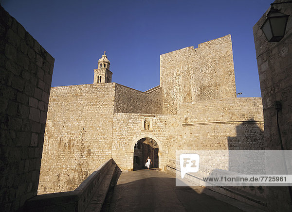 Stadtmauer  Frau  gehen  Morgen  früh  Kroatien  Dubrovnik