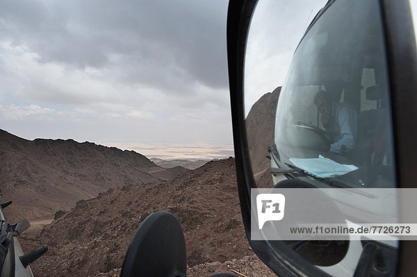 hoch  oben  Berg  Tourist  Ende  Omnibus  Ansicht  vorwärts  zeigen  Naher Osten