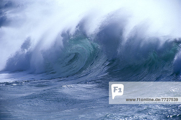 Curling  frontal  Ansicht  groß  großes  großer  große  großen  blau  Wasserwelle  Welle